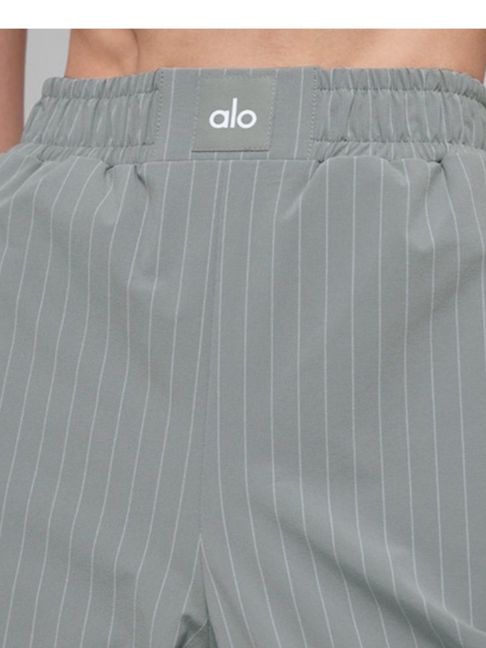 ALO Yoga Pinstripe Daylight Boxer wide leg Logo waistband Pant in Lunar Grey M - Picture 2 of 7